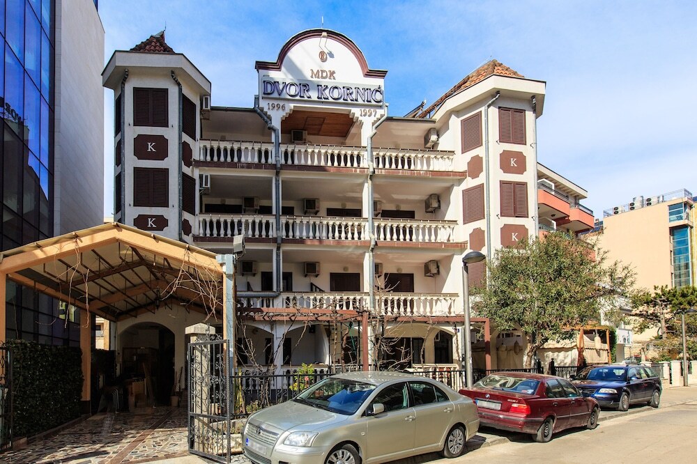 Будва: Villa Dvor Kornic