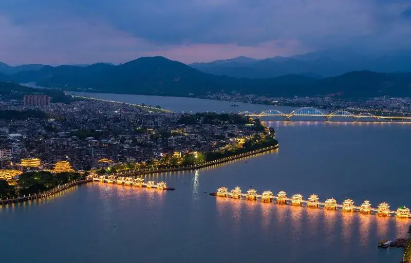Чаочжоу: Crowne Plaza Chaozhou Riverside