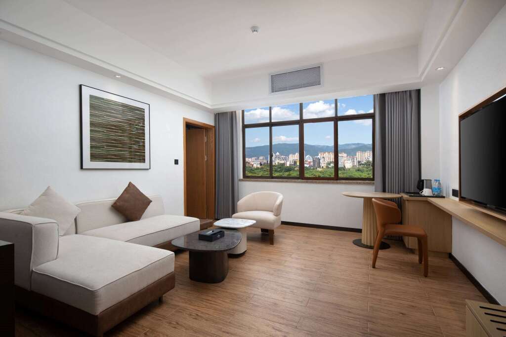 Цзинхун: Microtel By Wyndham Xishuangbanna City Center