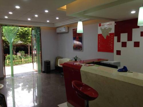 Сичан: Thank Inn Chain Hotel Sichuan Xichang Qionghai Wetland