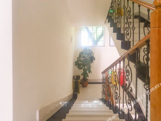 Сичан: xichang jinma hotel (Currently unavailable)