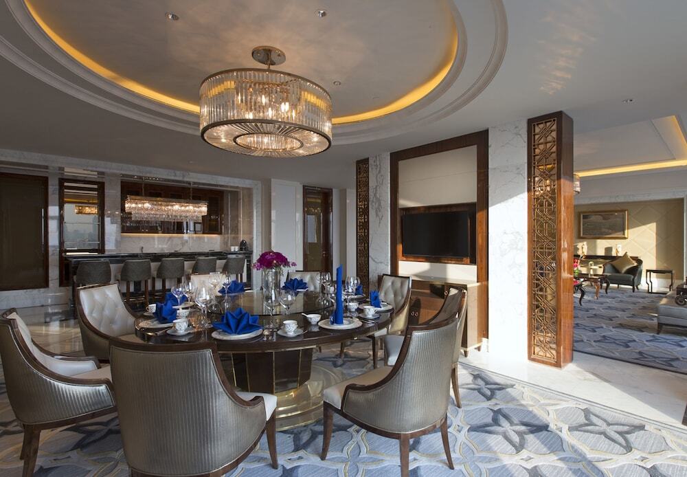 Ухань: Sheraton Grand Wuhan Hankou Hotel