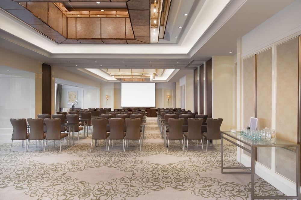 Ухань: Sheraton Grand Wuhan Hankou Hotel