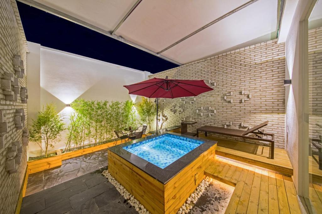 Хойчжоу: Huidong Baipenzhu Hotspring Holiday Resort