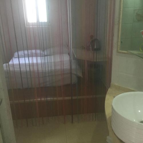 Уху: Youge Express Inn