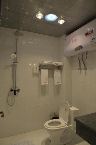 Нгава: Yangga Hotel