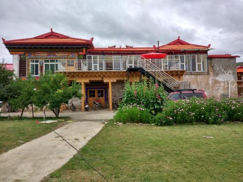 Гардзе: DzachuSama Hostel & Cafe