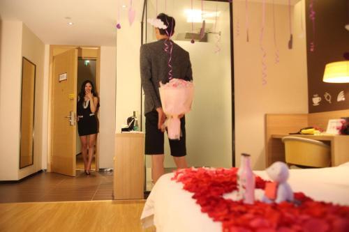 carousel image 4
