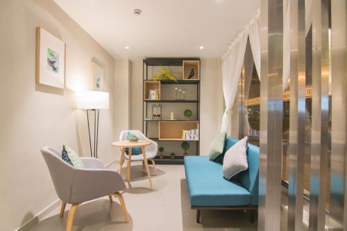 Шанхай: Home Inn Selected Shanghai Harbour City
