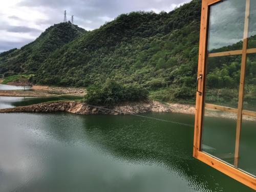 Ханчжоу: Deyishe Warm Night Lakeview Homestay