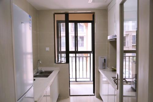 Цзинхун: Western-Style Garden Apartment Hotel