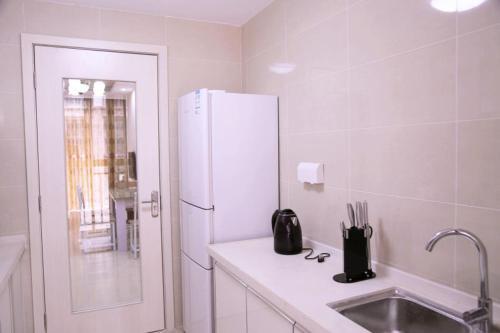 Цзинхун: Western-Style Garden Apartment Hotel