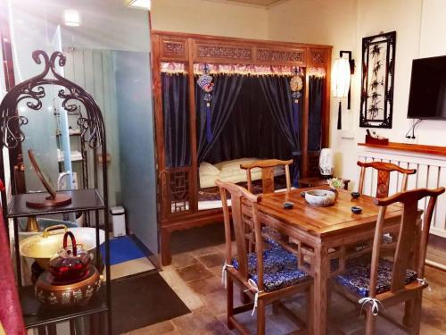 Цзиньчжун: Fragrance of Flowers Hostel