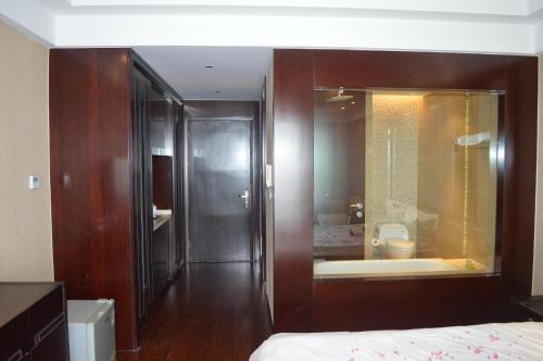 Чжоушань: Lao Cuo Zhai Ren Apartment