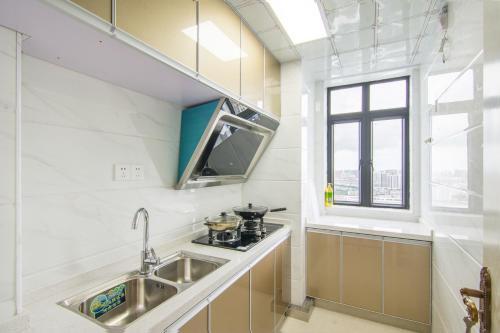 Бэйхай: Ikea Style Apartment