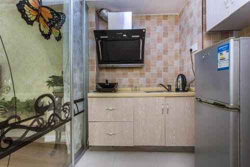 Ханчжоу: City Center Fan Hua Apartment