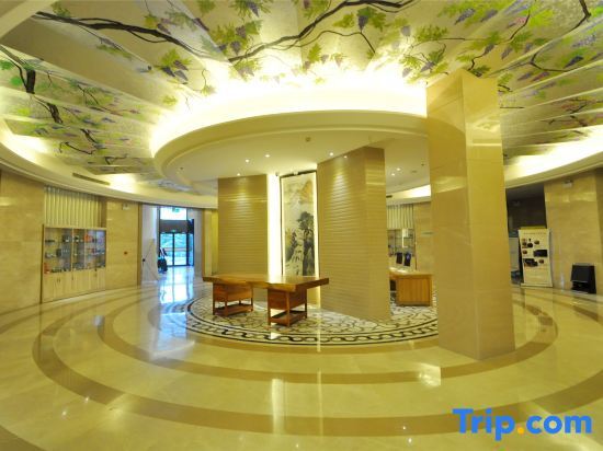 Линьи: Qianxi Yihe Hotel