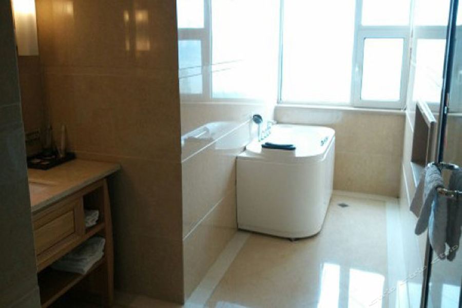 Линьи: Qianxi Yihe Hotel