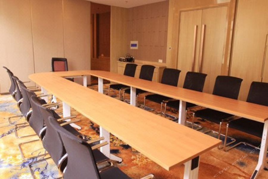 Линьи: Qianxi Yihe Hotel