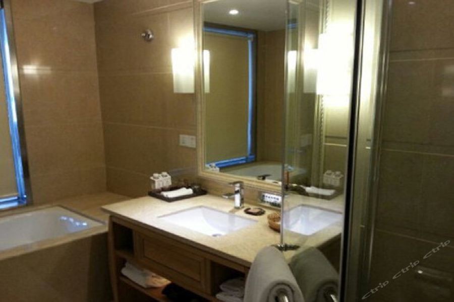 Линьи: Qianxi Yihe Hotel