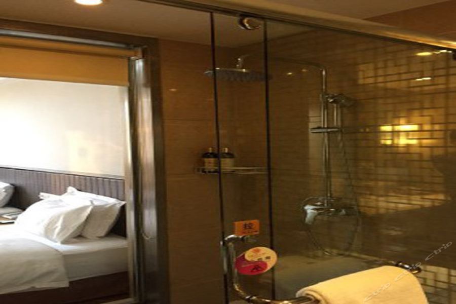 Линьи: Qianxi Yihe Hotel