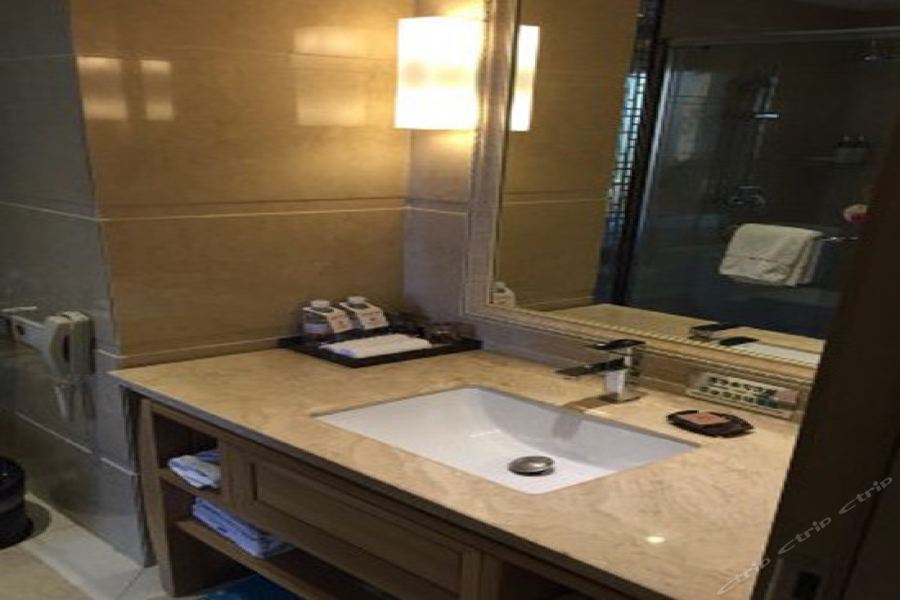 Линьи: Qianxi Yihe Hotel