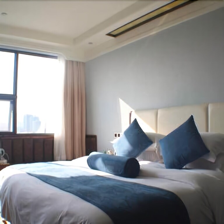 Цзуньи: Lan Jiang Hotel