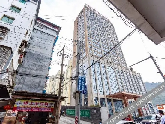 Гуанчжоучжэн: Tianrui Hotel
