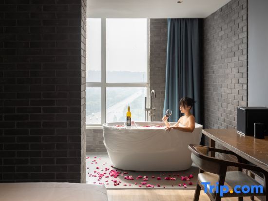 Вэйфан: PHIREN Hotel (Weifangbei Railway Station, Beihai Road, Weifang)