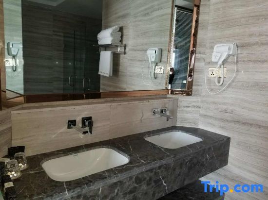 Хулун-Буир: Q+ Huili Mingzhu Business Holiday Hotel