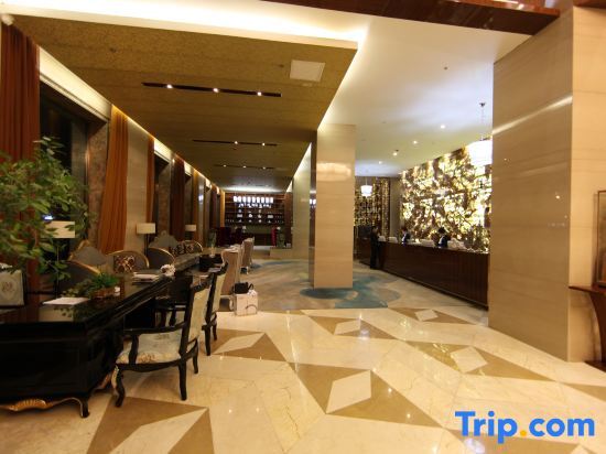 Хулун-Буир: Q+ Huili Mingzhu Business Holiday Hotel