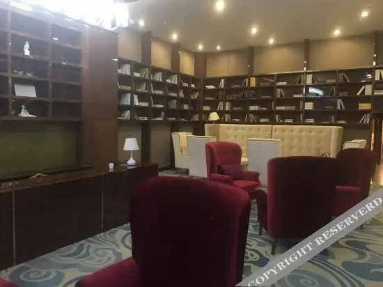 Хулун-Буир: Q+ Huili Mingzhu Business Holiday Hotel