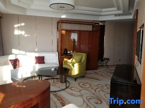 Хулун-Буир: Q+ Huili Mingzhu Business Holiday Hotel