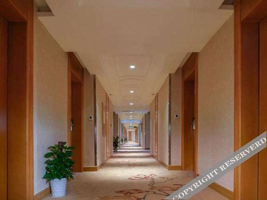 Шаоян: Vienna Hotel (Longhui High-speed Railway Station)
