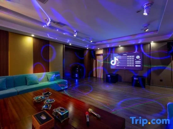Эньши: Floral Hotel·Enshi love Qingjiang homestay(Tujia daughter City store)