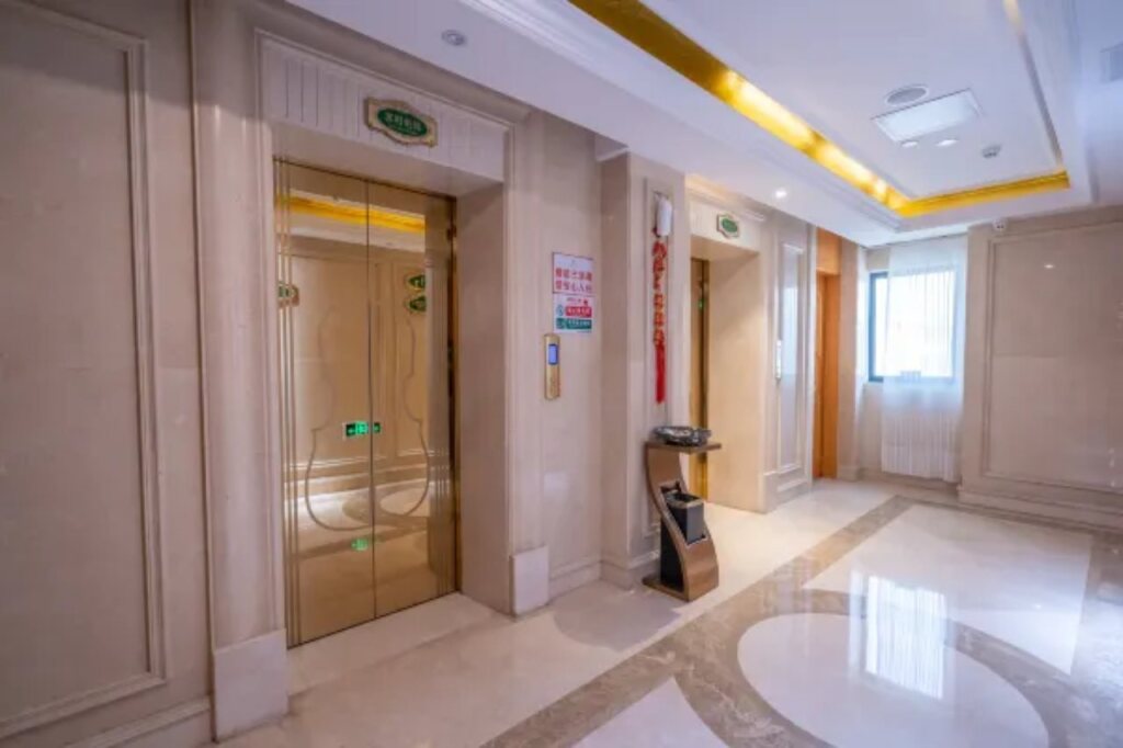 Хойчжоу: Vienna Hotel (Bolo West Bus Station)