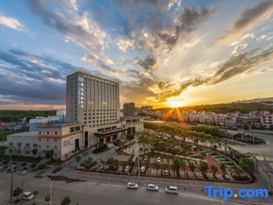 Луонань: Huayang International Hotel