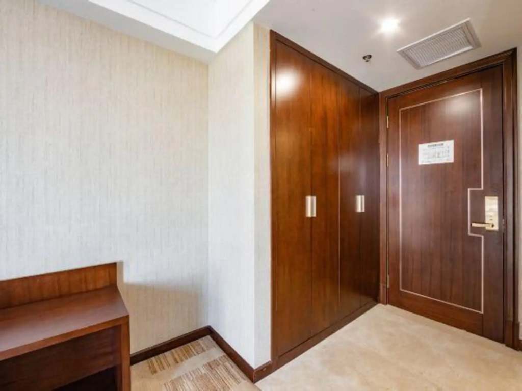 Инкоу: Shenglin Hotel