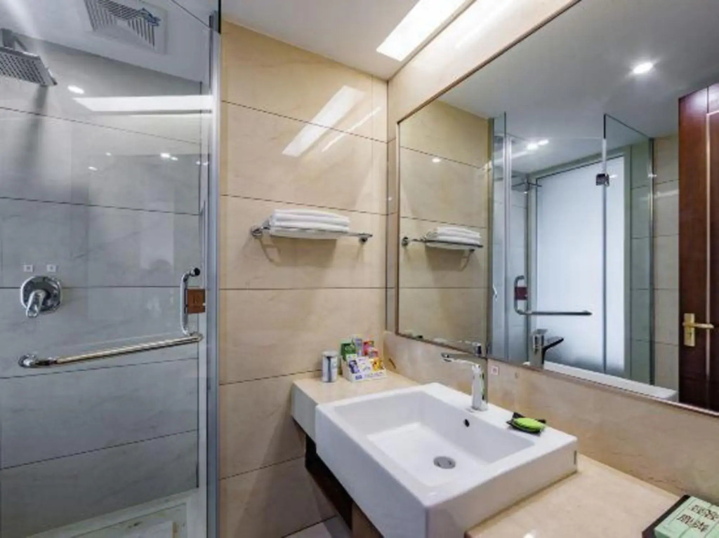 Инкоу: Shenglin Hotel