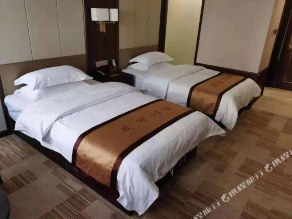 Инкоу: Shenglin Hotel