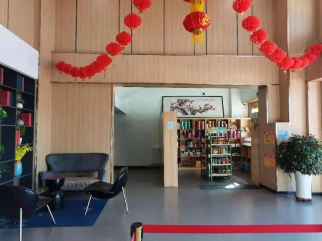 Гуюань: HuaTing Hotel(Guyuan City Government Store)