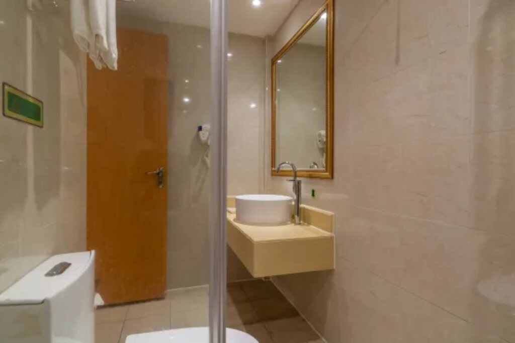 Хойчжоу: Vienna 3 Best Hotel (Huizhou Xinwei Tanghe Avenue Huilong)