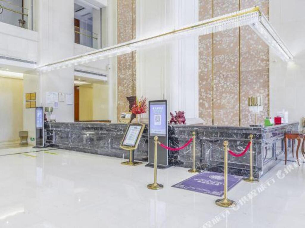 Лоян: Shengshi Baiyun Hotel