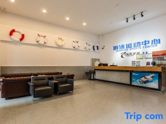 Цинлун: Lingxi International Hotel