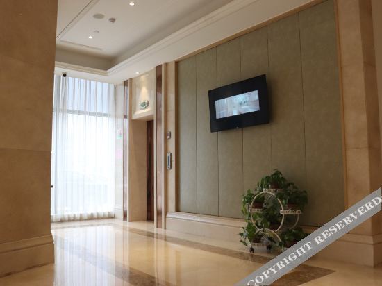 Чанша: Vienna International Hotel (Changsha Songya Lake Wanjiali North Road Branch)