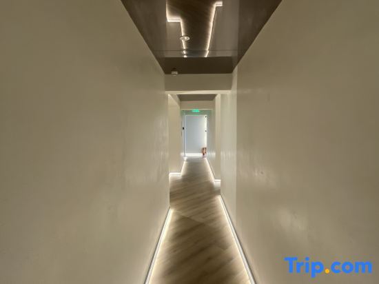 Лешан: Jinding Xinxin Hotel