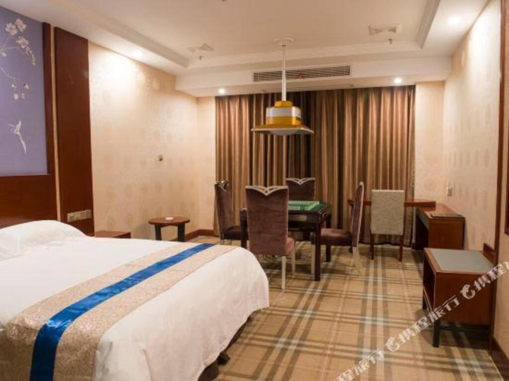 Аньцин: Super 8 Hotel (Anqing High-speed Railway Station Qijie Branch)