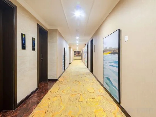 Цюйцзин: Super 8 Hotel Premier