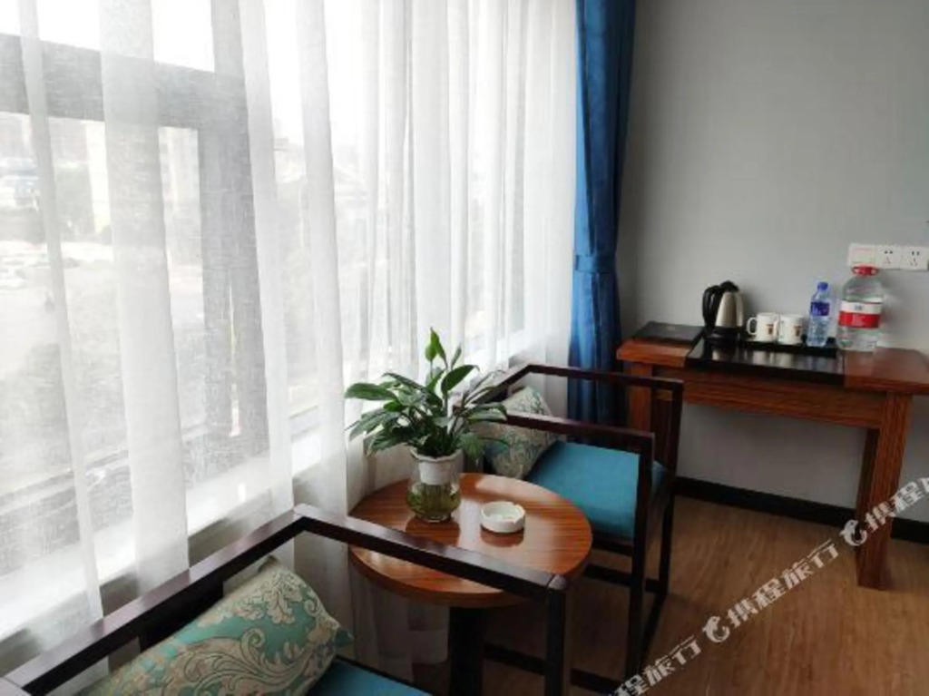 Фуян: Super 8 Hotel (Guanzhong Xincun store, Yingshang Yingbin Avenue)