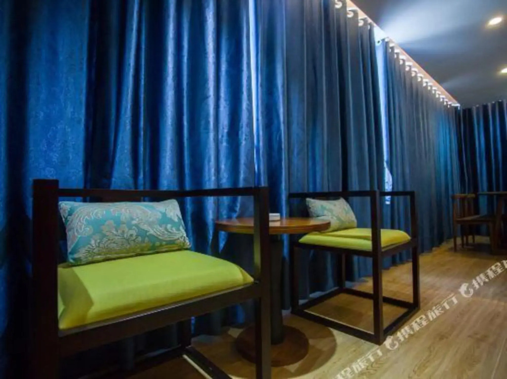 Фуян: Super 8 Hotel (Guanzhong Xincun store, Yingshang Yingbin Avenue)